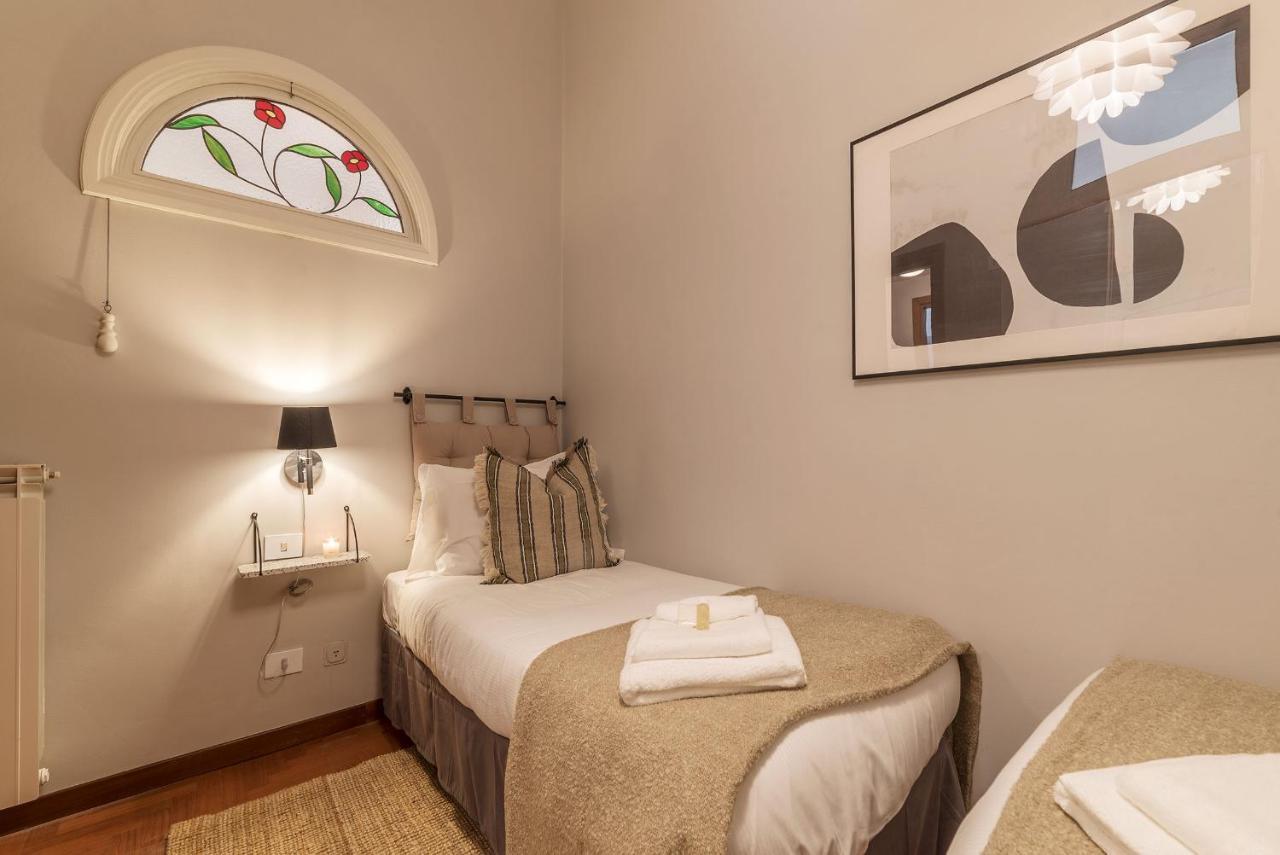 Lively Roma Trastevere Renovated Apartment - FromhometoРим Екстериор снимка