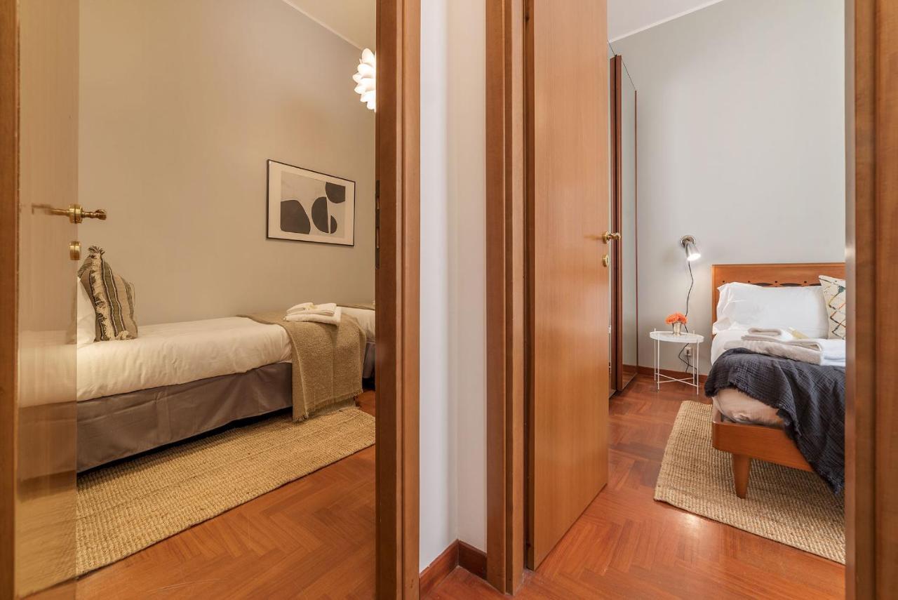 Lively Roma Trastevere Renovated Apartment - FromhometoРим Екстериор снимка