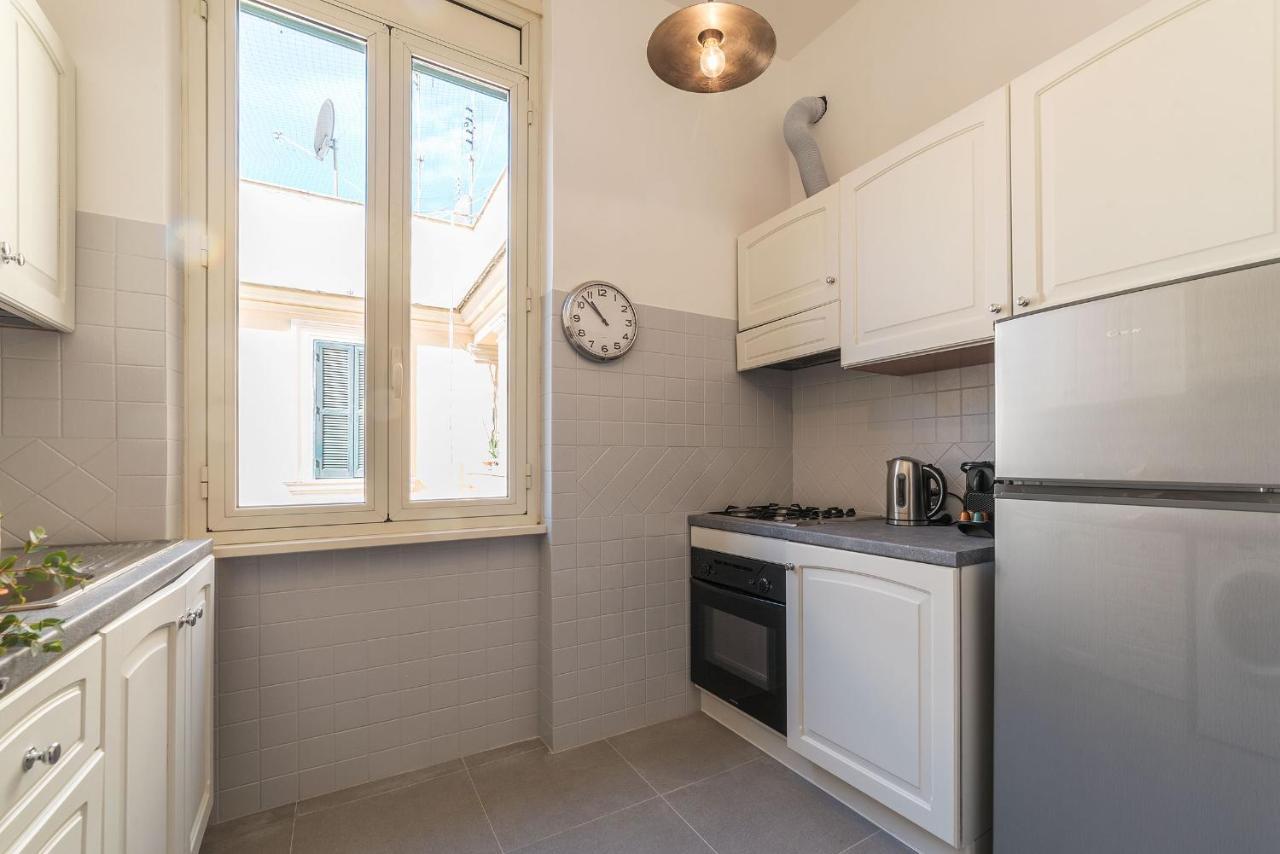 Lively Roma Trastevere Renovated Apartment - FromhometoРим Екстериор снимка